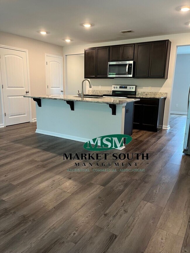 Building Photo - Rice Creek!  Port Wentworth **Rent Special...