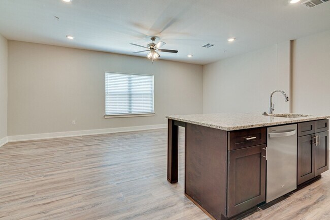 Building Photo - 115 W Jones St