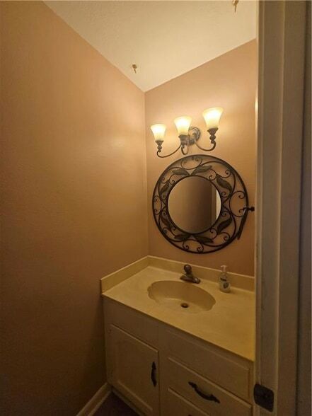 Building Photo - 641 Jefferson Heights Ave