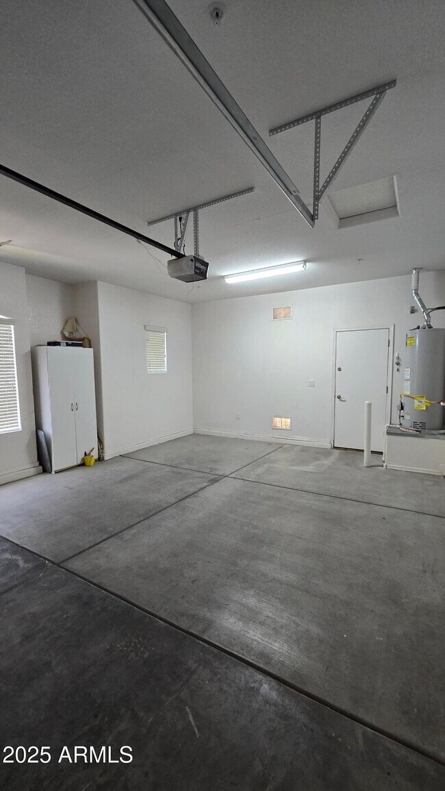 Building Photo - 3316 W Inspiration Dr