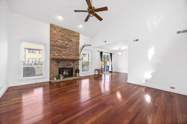 Building Photo - 120 White Birch Ln