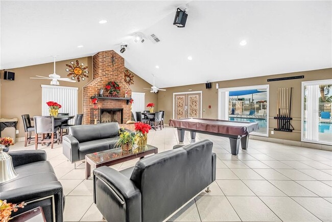 Building Photo - 1400 Gandy Blvd N