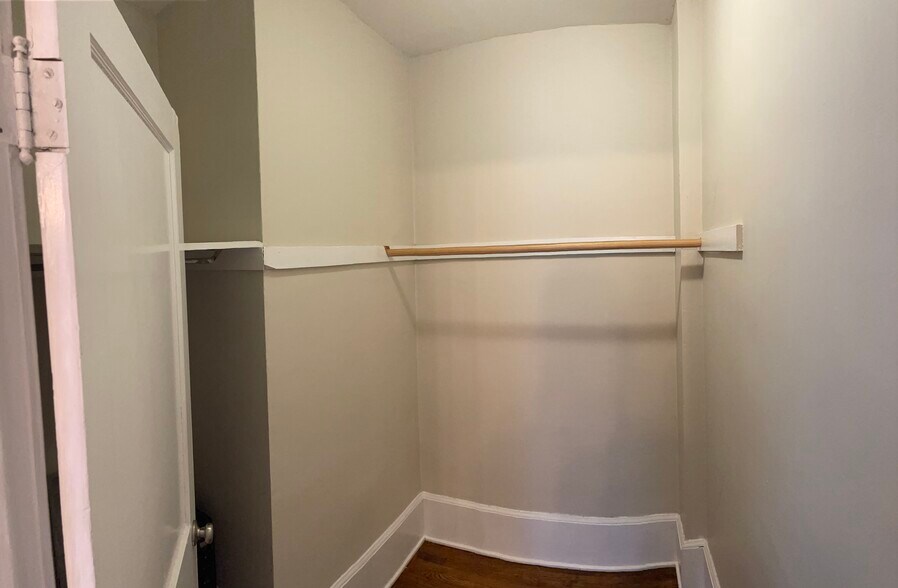 Building Photo - 1216 S Saint Louis Ave