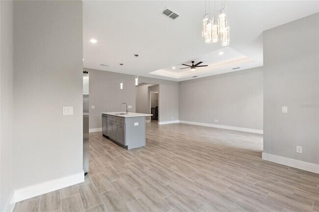 Building Photo - 314 Royal Palm Wy