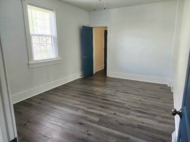 Building Photo - 818 Beaver Rd