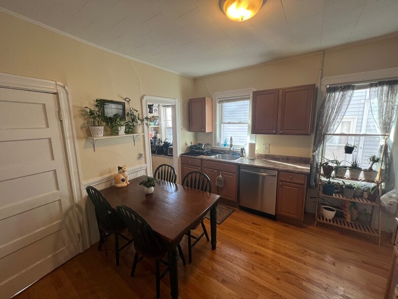 Building Photo - 294 Highland Ave