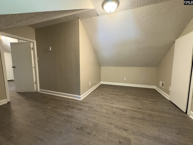 Building Photo - 624 Torwood Dr