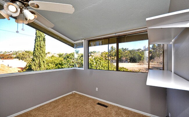 Building Photo - Charming La Costa Condo!