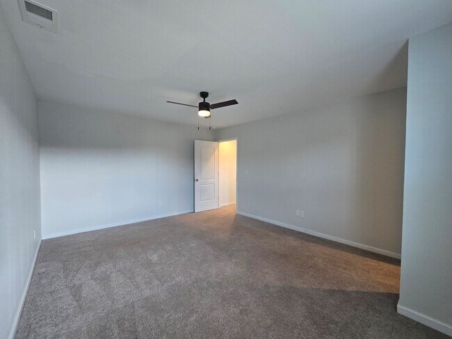 Building Photo - 800 Curlew Cir