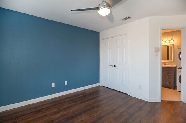 Building Photo - Cozy South East Austin Condo