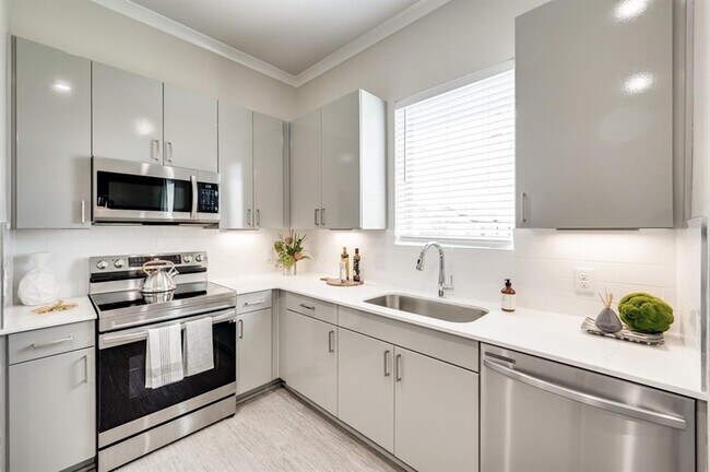 Building Photo - 907 Onyx-