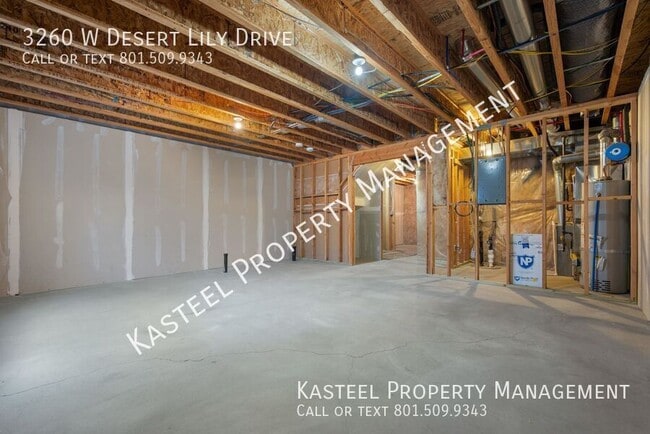 Building Photo - 3260 W Desert Lily Dr