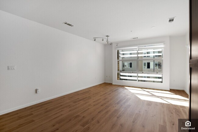 Building Photo - 6466 Hollis St