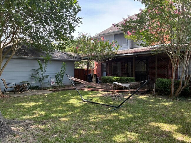 Building Photo - 4635 Meadow Green Dr