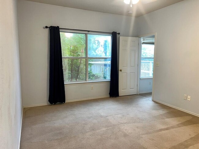 Building Photo - 1310 E 3rd St