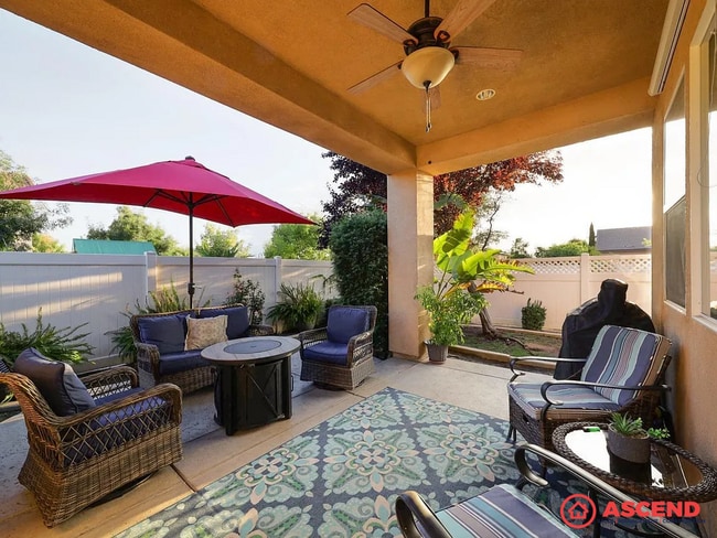Building Photo - 3 Bedroom Home In Stockdale Ranch Area!