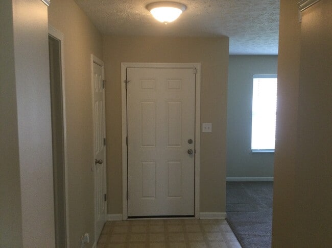 Building Photo - 1046 Swinton Way