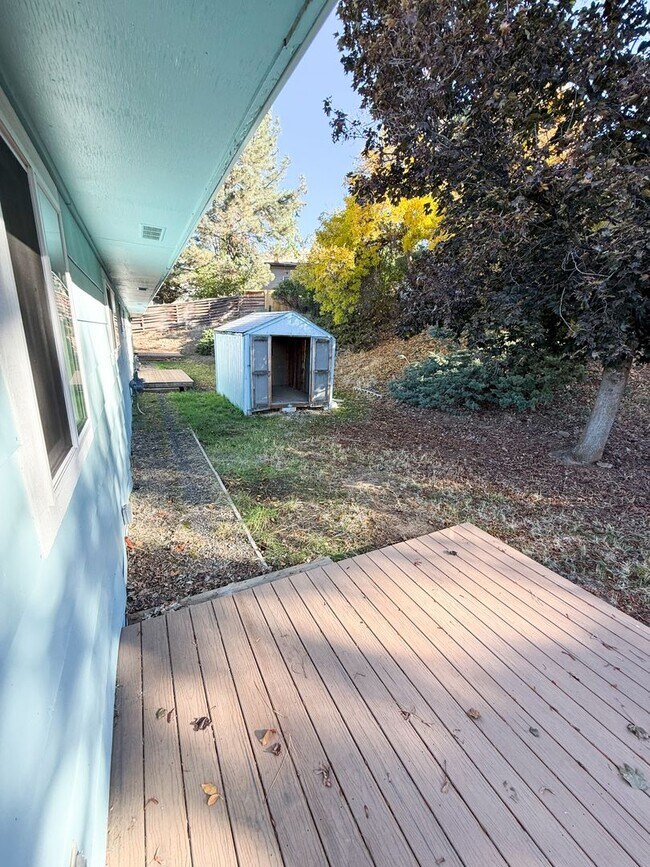 Building Photo - 1721-1723 Dawn