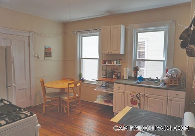 Primary Photo - 8 Clary St