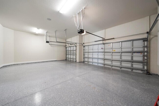 Building Photo - 818 SE Courances Dr