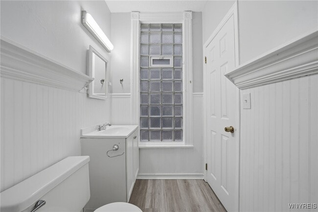 Building Photo - 76 Anderson Pl