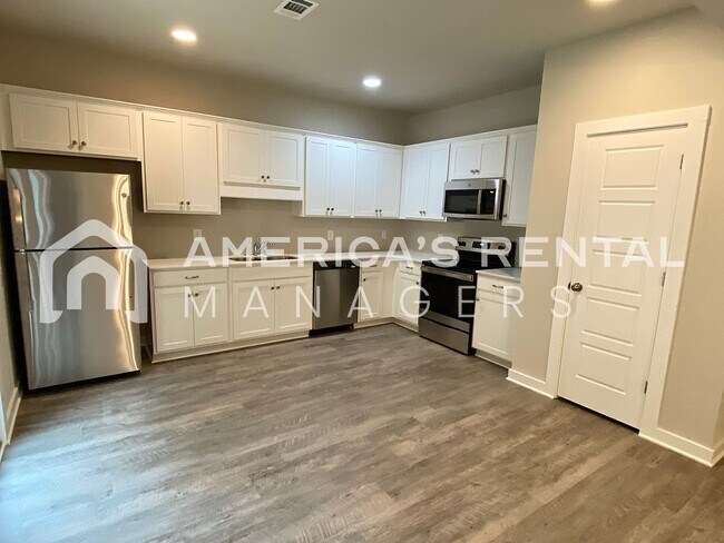 Building Photo - DEPOSIT PENDING!!! - Home for Rent in McCalla, AL... Available to View Now!