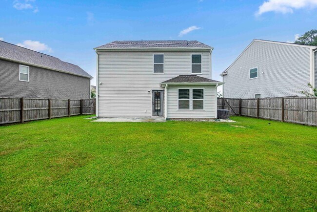 Building Photo - 442 Thoroughbred Dr