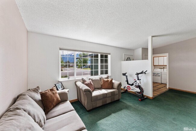 Building Photo - 1380 Patricia Dr