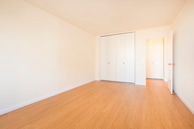 Building Photo - 211 W 56th St