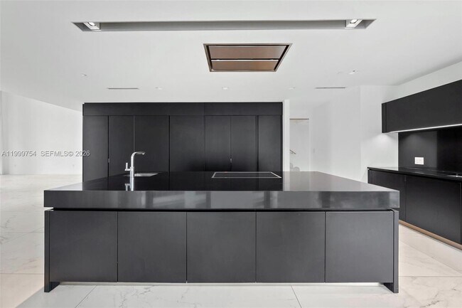 Building Photo - 1000 Biscayne Blvd