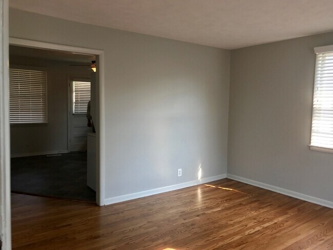 Building Photo - Chicamauga Ave