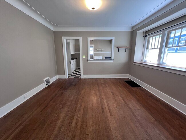 Building Photo - 3 Bedroom Duplex on a Brick Cul-de-sac, Blocks From Eastown and Cherry Hill!