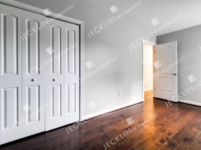 Building Photo - 2628 Hillgate Ct