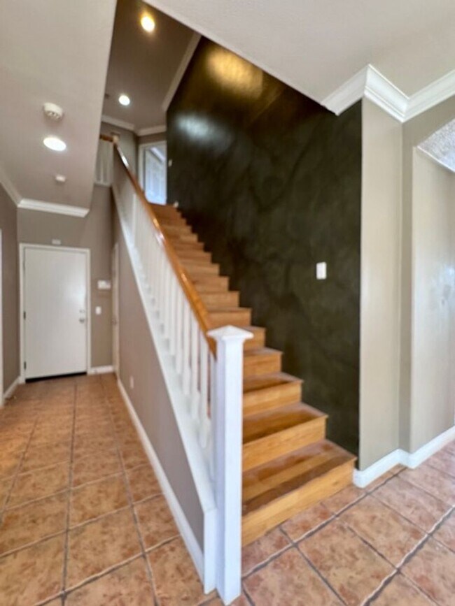 Building Photo - Beautiful Corona Pool Home with 4 bedroom ...