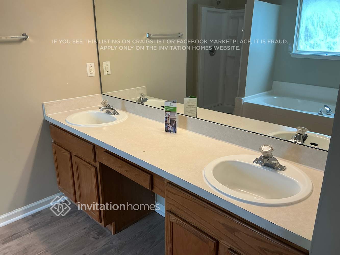 Building Photo - 13581 Ashford Wood Ct E