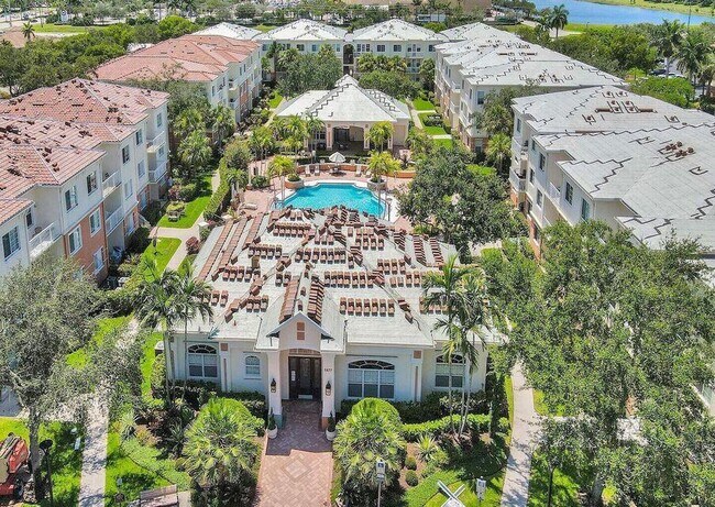 Building Photo - 9857 Baywinds Blvd