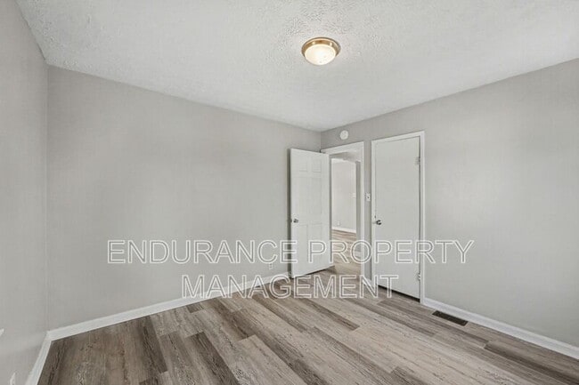 Building Photo - 2710 Hazel Ave