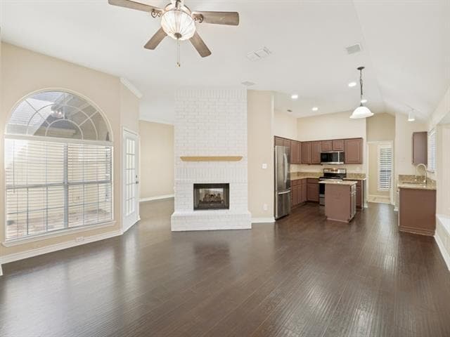 Building Photo - 7004 Sample Dr