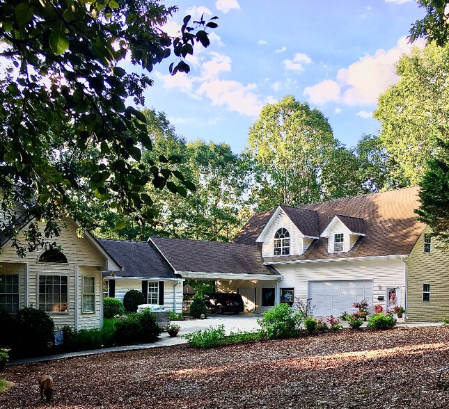 Primary Photo - 4438 Gillsville Hwy