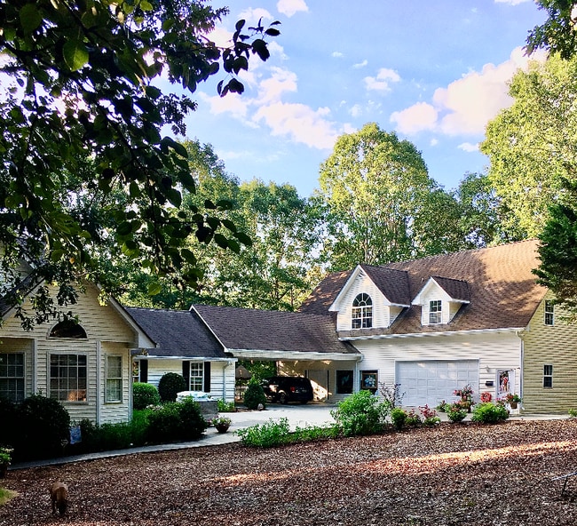 Building Photo - 4438 Gillsville Hwy