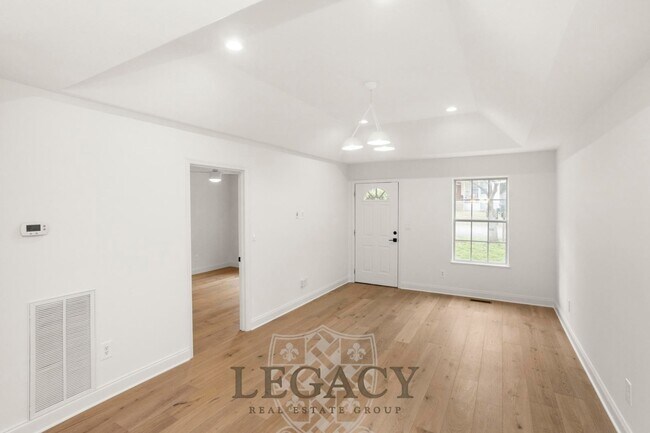 Building Photo - 100 Sadler Ct