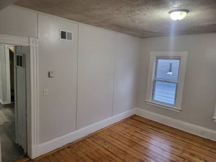 Building Photo - 188 Perkins Ave