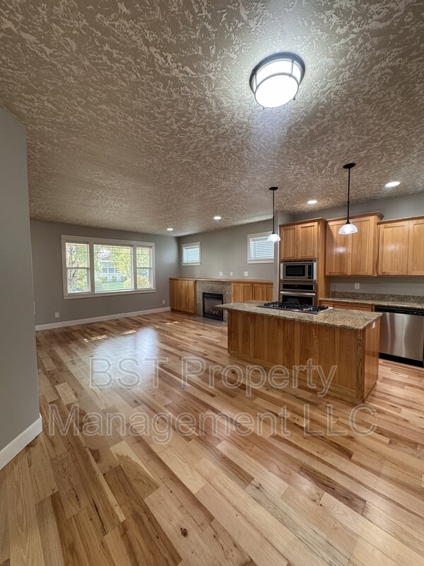 Building Photo - 1604 Webb Lake Dr