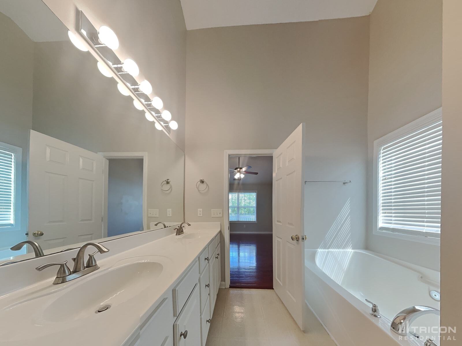 Building Photo - 223 Overlook Ct