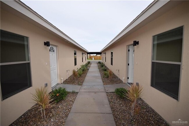 Building Photo - 1215 Upas Dr