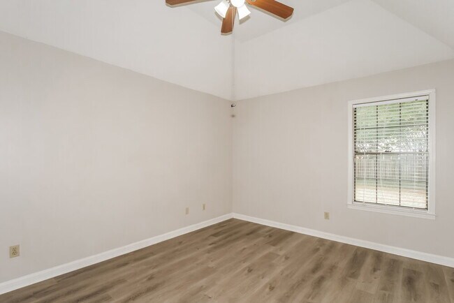 Building Photo - 5818 Southbend Ln