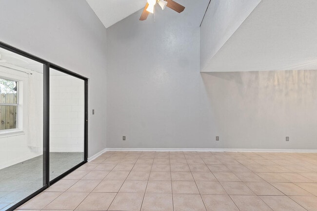 Building Photo - 6926 SW 45th Ave