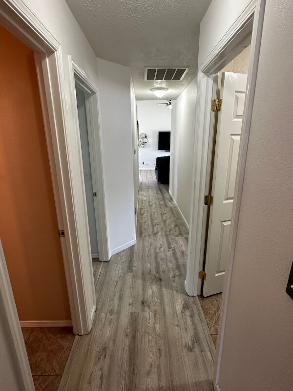 Building Photo - 270 E 15th N St