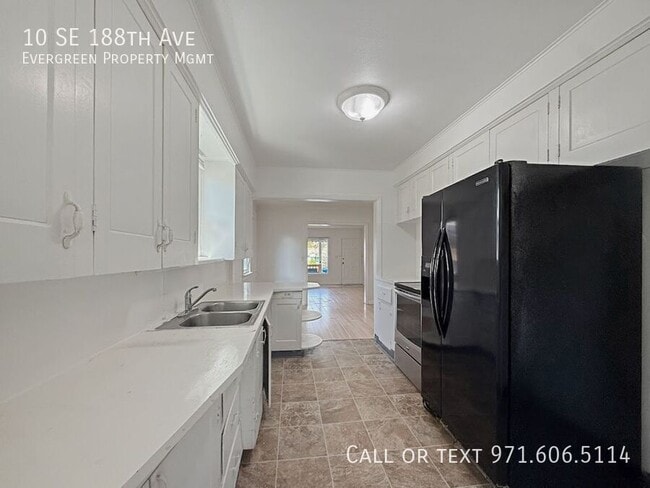 Building Photo - 10 SE 188th Ave