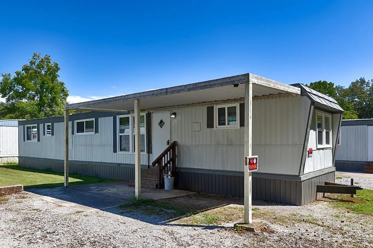 Building Photo - 415 W Limestone Rd